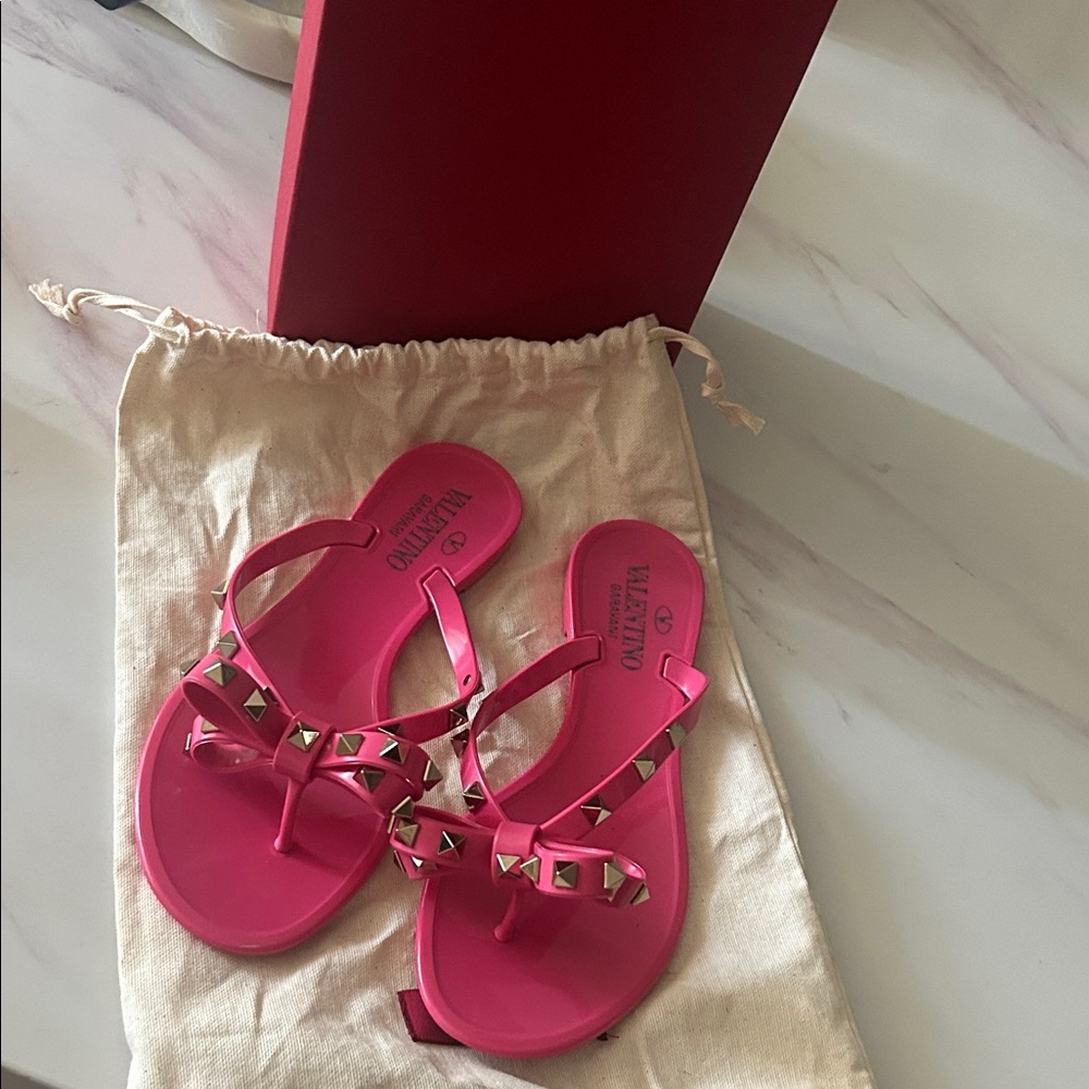 Valentino Garavani Rock-stud Pink Sandals